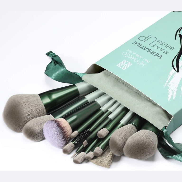 15-Piece Premium Green Makeup Brush Set with Stylish Conical Handles